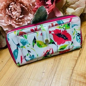 White & Pink Flower Clutch